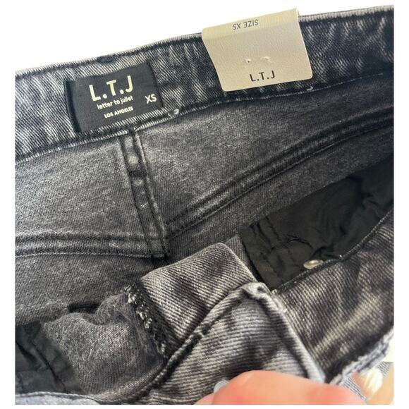 L.T.J. Letter To Juliet raw hem cutoff washed black denim jean shorts XS NWT - Picture 4 of 5